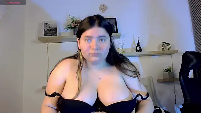 estrella gold online show from 11/18/25, 03:01