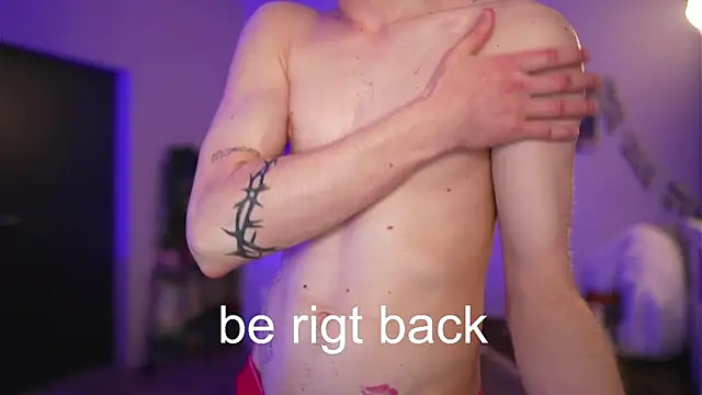 Snapshot of t_files_x chatting on 11/19/25, 01:55 t files x online show from 11/19/25, 01:55