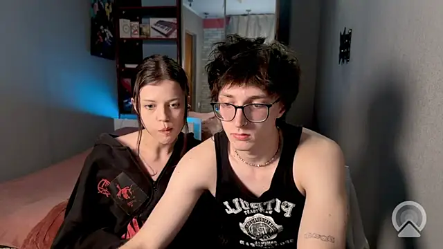 Snapshot of t_files_x chatting on 01/19/26, 04:16 t files x online show from 01/19/26, 04:16