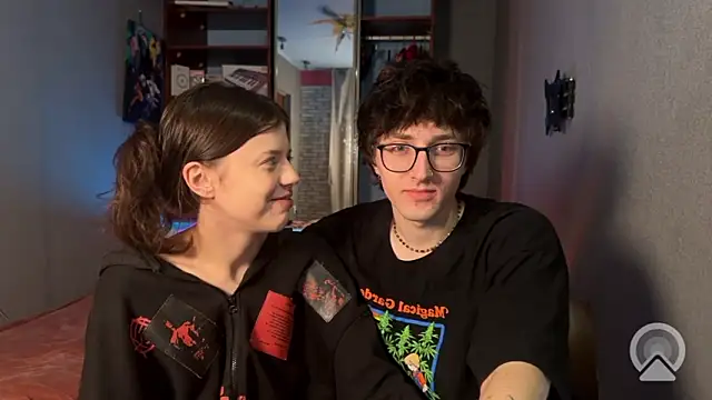 Snapshot of t_files_x chatting on 02/04/26, 05:24 t files x online show from 02/04/26, 05:24