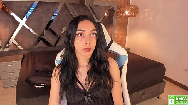 Kiara velvet   online show from 05/03/26, 05:02