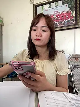 Snapshot of Bana-gibee chatting on 04/20/26, 01:52 Bana-gibee online show from 04/20/26, 01:52