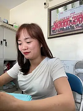 Snapshot of Bana-gibee chatting on 04/27/26, 07:06 Bana-gibee online show from 04/27/26, 07:06