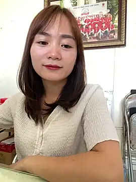 Snapshot of Bana-gibee chatting on 05/04/26, 07:15 Bana-gibee online show from 05/04/26, 07:15