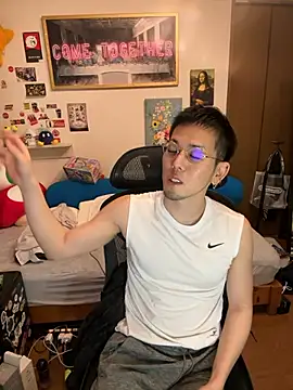 Snapshot of ippei0001 chatting on 11/07/25, 01:33 ippei0001 online show from 11/07/25, 01:33