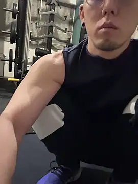 Snapshot of ippei0001 chatting on 12/02/25, 04:13 ippei0001 online show from 12/02/25, 04:13