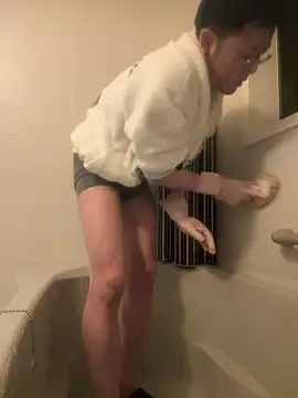 Snapshot of ippei0001 chatting on 01/15/26, 04:00 ippei0001 online show from 01/15/26, 04:00