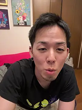 Snapshot of ippei0001 chatting on 01/17/26, 01:05 ippei0001 online show from 01/17/26, 01:05