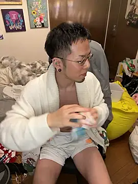 Snapshot of ippei0001 chatting on 02/13/26, 12:34 ippei0001 online show from 02/13/26, 12:34