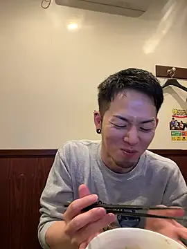 Snapshot of ippei0001 chatting on 03/21/26, 03:59 ippei0001 online show from 03/21/26, 03:59