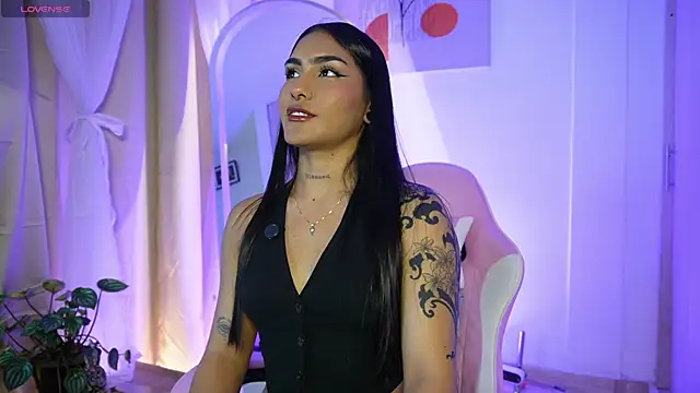 Snapshot of Nikita_luan chatting on 08/08/26, 12:57 Nikita luan online show from 08/08/26, 12:57