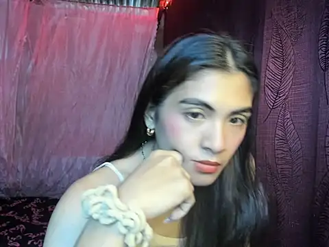 Snapshot of ursexykittykat_xx chatting on 11/19/25, 06:35 ursexykittykat xx online show from 11/19/25, 06:35