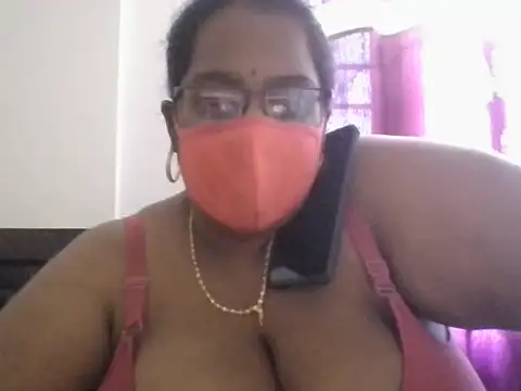 hootypriya online show from 04/08/26, 06:35