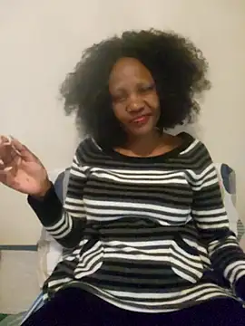 Snapshot of Mommy_Sienna chatting on 05/04/26, 03:52 Mommy Sienna online show from 05/04/26, 03:52