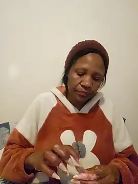 Snapshot of Mommy_Sienna chatting on 05/07/26, 08:36 Mommy Sienna online show from 05/07/26, 08:36
