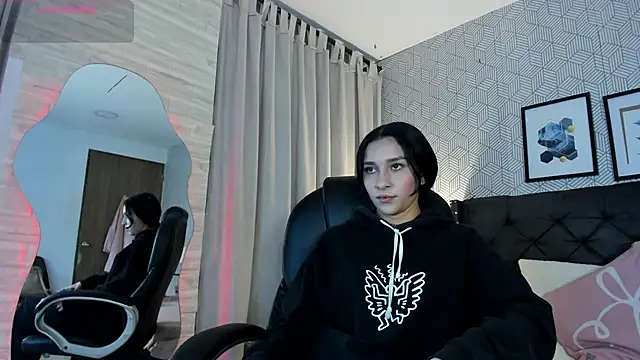 Snapshot of valentina__desire chatting on 05/07/26, 11:48 valentina desire online show from 05/07/26, 11:48