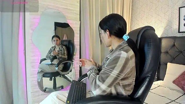 Snapshot of valentina__desire chatting on 05/30/26, 11:40 valentina desire online show from 05/30/26, 11:40