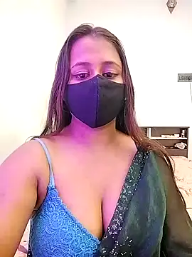 LoveLy-Soneya online show from 12/17/25, 11:38