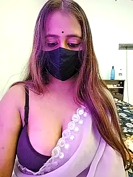 Snapshot of LoveLy-Soneya chatting on 01/08/26, 06:05 LoveLy-Soneya online show from 01/08/26, 06:05