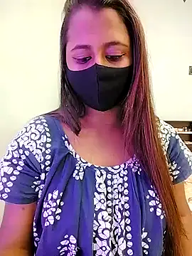 Snapshot of LoveLy-Soneya chatting on 01/13/26, 07:13 LoveLy-Soneya online show from 01/13/26, 07:13