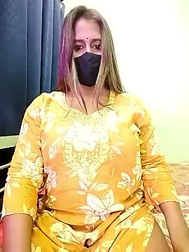 Snapshot of LoveLy-Soneya chatting on 03/13/26, 01:07 LoveLy-Soneya online show from 03/13/26, 01:07