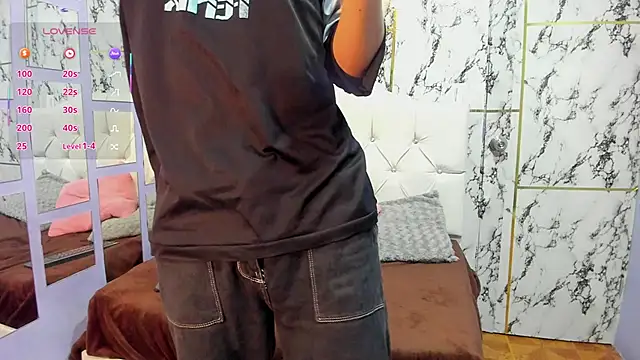 Snapshot of Elian_Julian chatting on 11/06/25, 12:33 Elian Julian online show from 11/06/25, 12:33