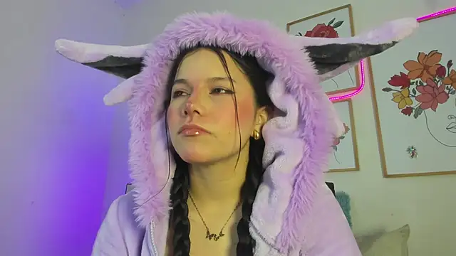 violettabond online show from 11/26/25, 11:11