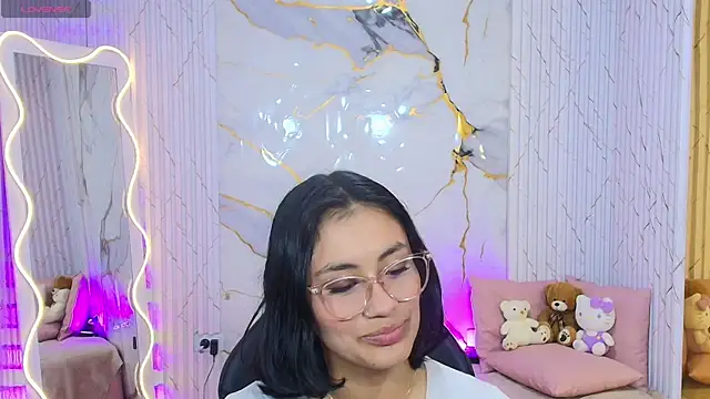 Snapshot of PEACHY_TAY chatting on 07/27/26, 11:39 PEACHY TAY online show from 07/27/26, 11:39