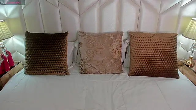 Bella  carther online show from 11/10/25, 02:27