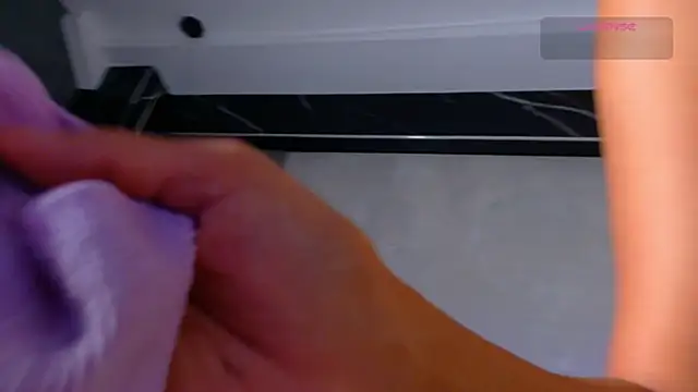 Snapshot of MaddieSteel chatting on 12/16/25, 12:10 MaddieSteel online show from 12/16/25, 12:10