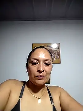 Snapshot of CatleyaSmith chatting on 04/04/26, 01:26 CatleyaSmith online show from 04/04/26, 01:26