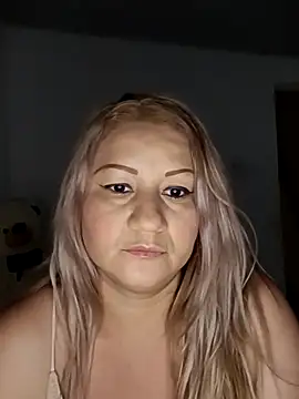 Snapshot of Karoline_milf_hot chatting on 11/11/25, 04:01 Karoline milf hot online show from 11/11/25, 04:01