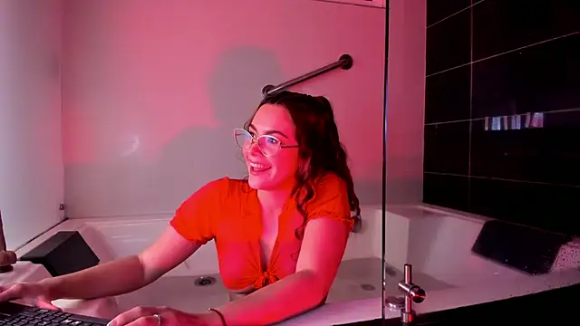 SaraAlvarezx online show from 06/21/26, 05:10