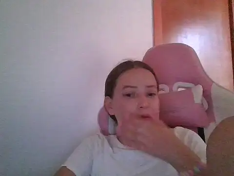 Snapshot of sweetfairy16 chatting on 11/04/25, 08:08 sweetfairy16 online show from 11/04/25, 08:08