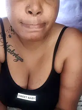 Qeenbrie online show from 11/18/25, 10:20