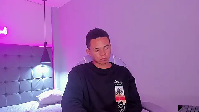 Snapshot of Liams18 chatting on 11/29/25, 03:42 Liams18 online show from 11/29/25, 03:42