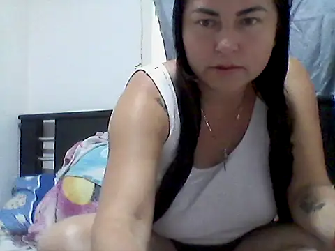 Snapshot of orianaxx01 chatting on 01/16/26, 06:12 orianaxx01 online show from 01/16/26, 06:12