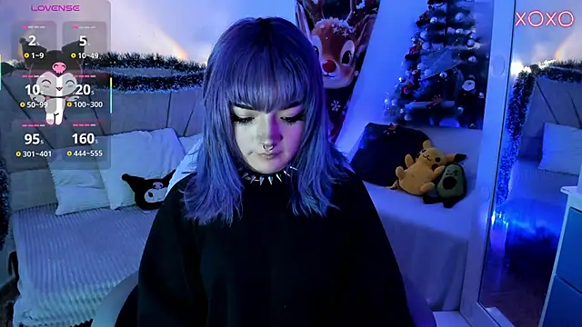 Snapshot of ravencollen chatting on 12/15/25, 07:40 ravencollen online show from 12/15/25, 07:40