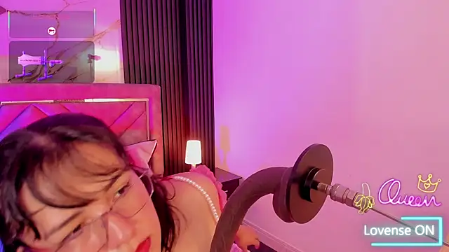 Snapshot of Lalalemoonds chatting on 04/12/26, 12:21 Lalalemoonds online show from 04/12/26, 12:21