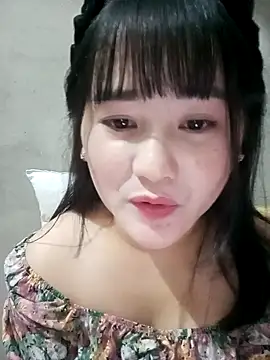 Snapshot of Anngela_18 chatting on 11/19/25, 02:00 Anngela 18 online show from 11/19/25, 02:00