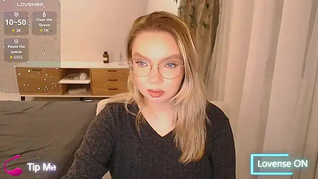 Snapshot of PolinaXXXXJones chatting on 02/07/26, 08:01 PolinaXXXXJones online show from 02/07/26, 08:01