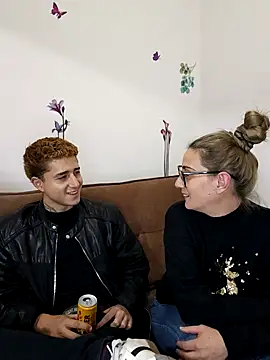 Snapshot of minervaystiven chatting on 11/12/25, 02:45 minervaystiven online show from 11/12/25, 02:45