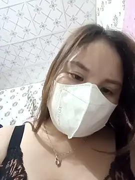 Snapshot of linh-xinh18 chatting on 11/11/25, 06:13 linh-xinh18 online show from 11/11/25, 06:13