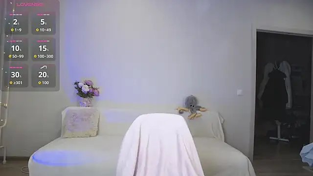 Snapshot of olliebells chatting on 12/22/25, 04:15 olliebells online show from 12/22/25, 04:15