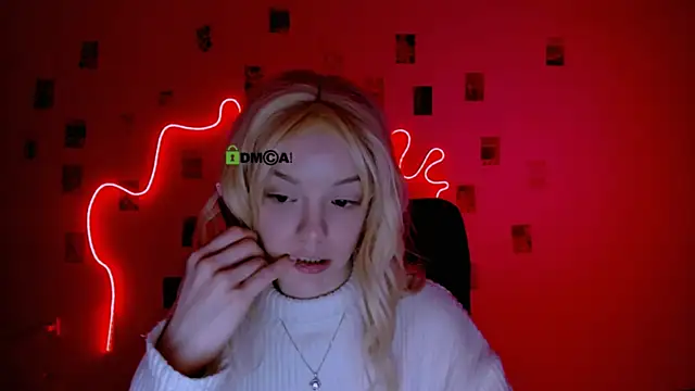 Snapshot of mia_starrr_ chatting on 02/08/26, 08:12 mia starrr online show from 02/08/26, 08:12