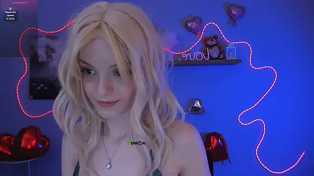 Snapshot of mia_starrr_ chatting on 02/18/26, 08:38 mia starrr online show from 02/18/26, 08:38