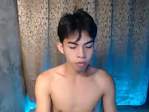 Urhotsilverboy online show from 11/15/25, 04:21