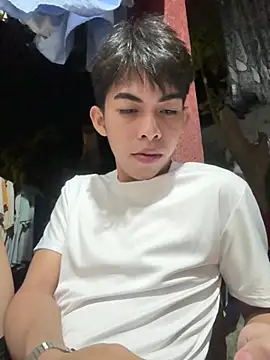 Snapshot of Urhotsilverboy chatting on 03/13/26, 04:24 Urhotsilverboy online show from 03/13/26, 04:24