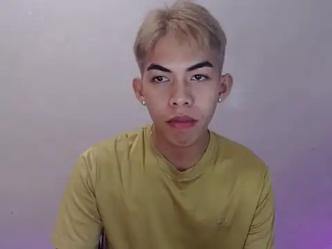 Urhotsilverboy online show from 05/10/26, 04:23