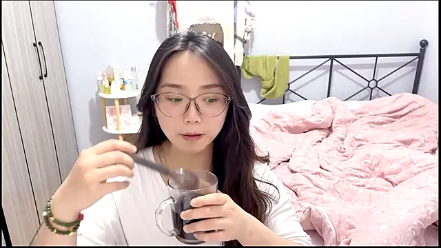 Hmm 0303 online show from 04/25/26, 05:10